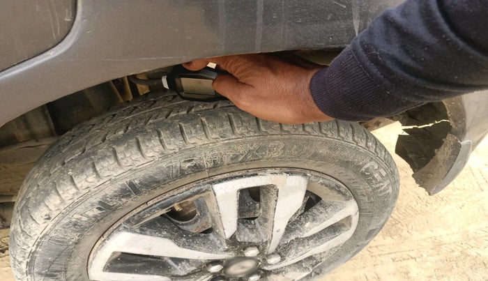 2016 Maruti Alto K10 VXI, Petrol, Manual, 79,586 km, tyre