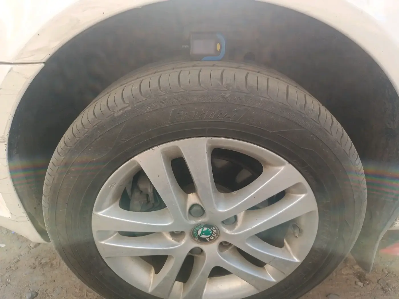 2013 Skoda Laura ELEGANCE 2.0 TDI CR AT, Diesel, Automatic, 1,29,165 km, tyre