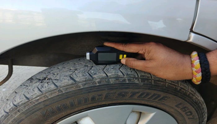 2019 Maruti Eeco 5 STR WITH A/C+HTR CNG, Petrol, Manual, 77,458 km, tyre