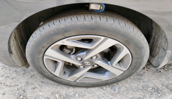 2022 Hyundai AURA SX 1.2, Petrol, Manual, 36,530 km, tyre