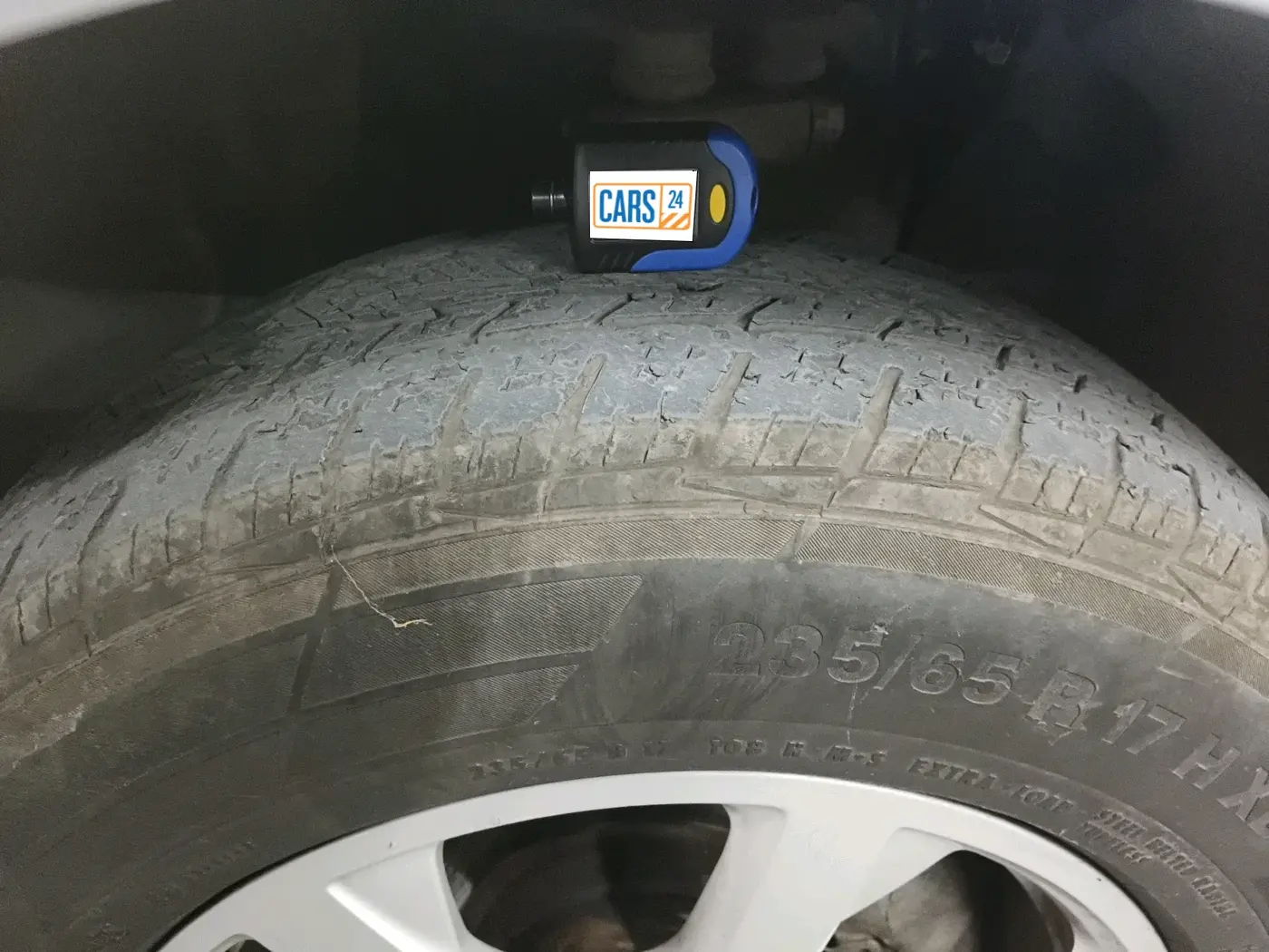 2012 Audi Q5 2.0 TDI QUATTRO, Diesel, Automatic, 1,04,900 km, tyre
