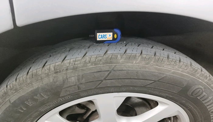 2012 Audi Q5 2.0 TDI QUATTRO, Diesel, Automatic, 1,04,900 km, tyre