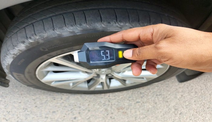 2015 Toyota Corolla Altis VL CVT PETROL, Petrol, Automatic, 97,670 km, tyre