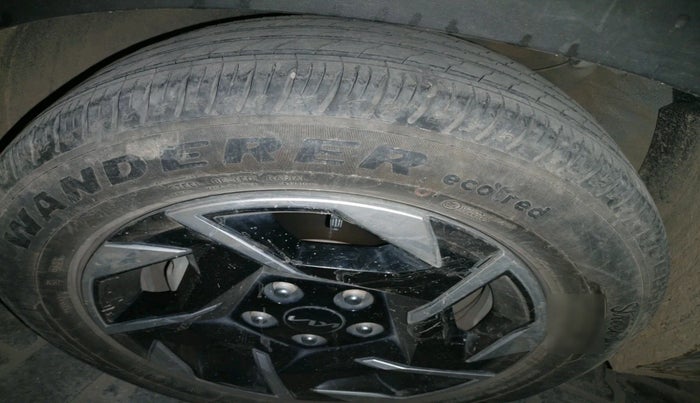 2024 KIA SONET HTK 1.2 PETROL MT, Petrol, Manual, 14,247 km, tyre