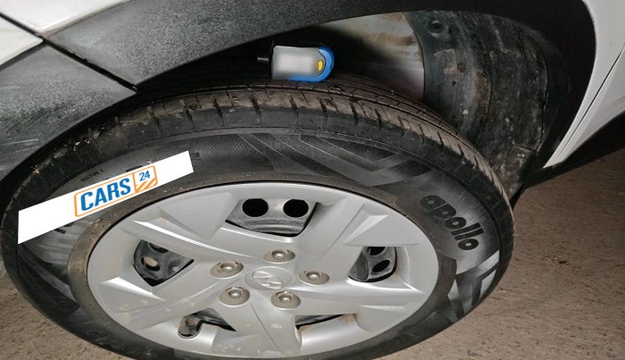 2022 Hyundai VENUE S+ 1.2, Petrol, Manual, 19,137 km, tyre