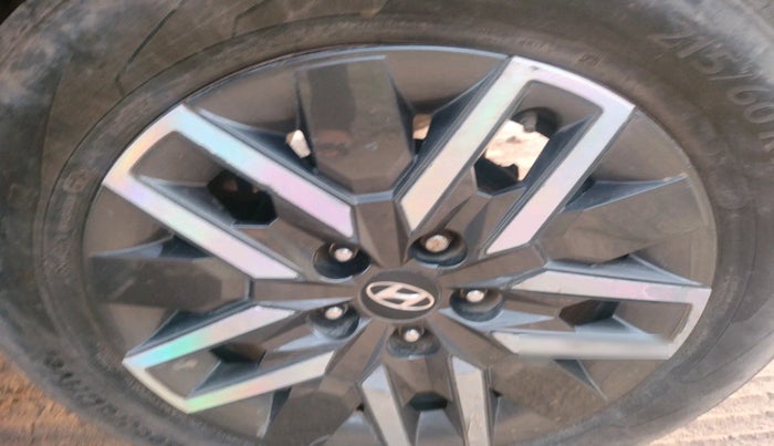 2021 Hyundai VENUE SX 1.5 CRDI, Diesel, Manual, 79,880 km, tyre