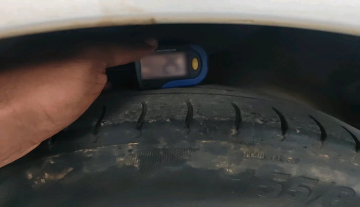 2010 Hyundai i10 SPORTZ 1.2, Petrol, Manual, 1,12,858 km, tyre