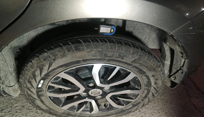 2023 Maruti Swift VXI, Petrol, Manual, 19,993 km, tyre