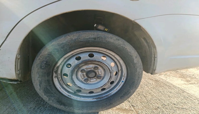 2014 Maruti Swift LDI, Diesel, Manual, 1,12,132 km, tyre