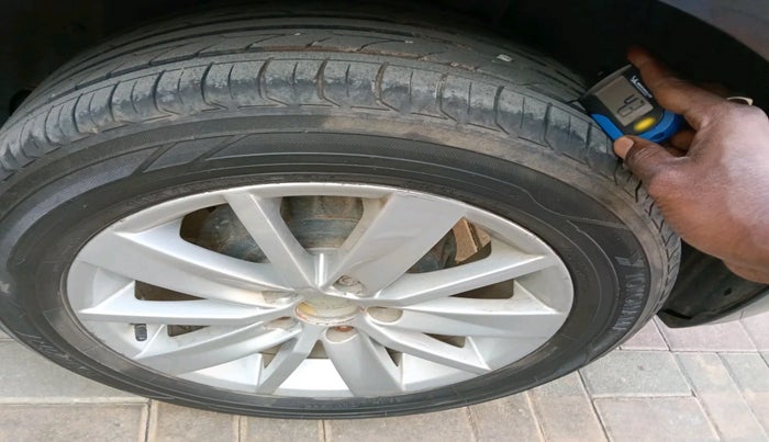 2014 Volkswagen Polo HIGHLINE1.5L, Diesel, Manual, 95,919 km, tyre