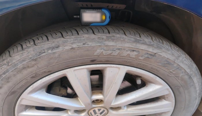 2013 Volkswagen Polo HIGHLINE DIESEL, Diesel, Manual, 1,58,055 km, tyre