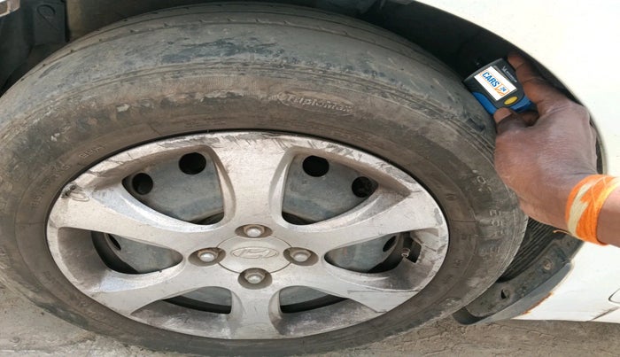 2012 Hyundai Verna FLUIDIC 1.4 CRDI EX, Diesel, Manual, 1,48,925 km, tyre