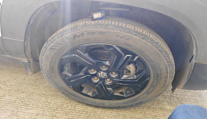 2023 Maruti BREZZA ZXI SMART HYBRID , Petrol, Manual, 34,542 km, tyre