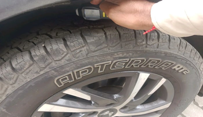 2022 Mahindra XUV700 AX 5 D MT 7 STR, Diesel, Manual, 1,25,493 km, tyre