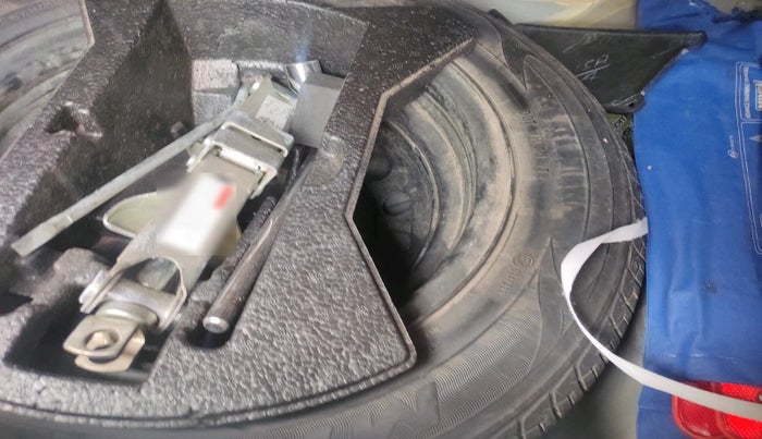 2015 Maruti Celerio ZXI, Petrol, Manual, 53,544 km, tyre