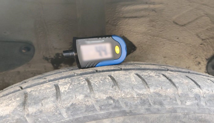 2018 Tata Zest XE 75PS DIESEL, Diesel, Manual, 1,20,496 km, tyre