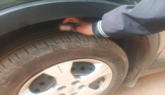 2022 Mahindra XUV300 W6 1.2 PETROL, Petrol, Manual, 15,101 km, tyre