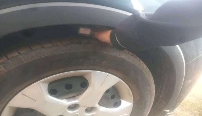 2022 Mahindra XUV300 W6 1.2 PETROL, Petrol, Manual, 15,101 km, tyre