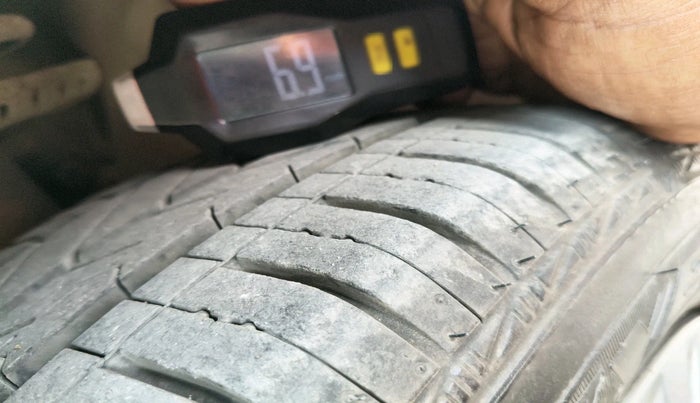 2018 Volkswagen Ameo TRENDLINE 1.0L, Petrol, Manual, 63,062 km, tyre