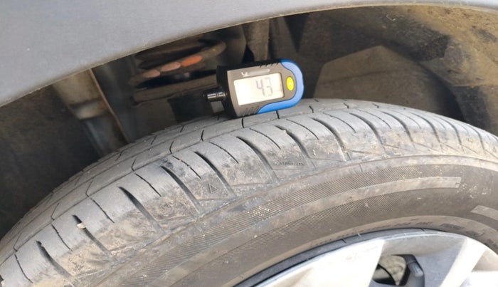 2024 Renault TRIBER RXE MT, Petrol, Manual, 10,248 km, tyre