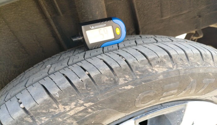 2024 Renault TRIBER RXE MT, Petrol, Manual, 10,248 km, tyre