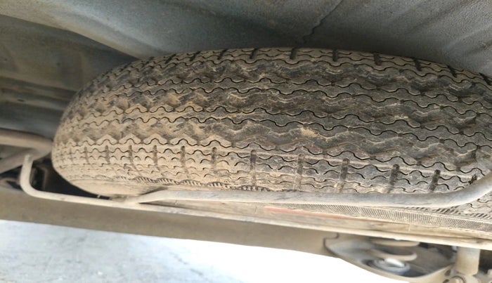 2024 Renault TRIBER RXE MT, Petrol, Manual, 10,248 km, tyre