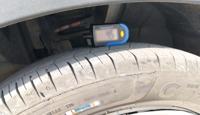 2024 Renault TRIBER RXE MT, Petrol, Manual, 10,248 km, tyre