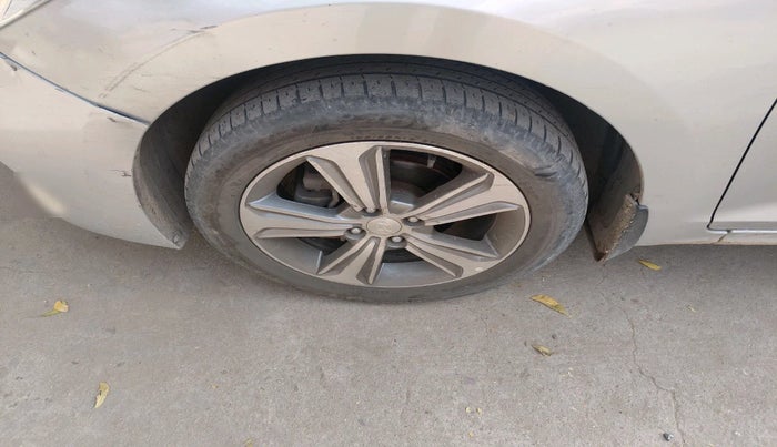 2017 Hyundai Verna 1.6 SX (O) CRDI MT, Diesel, Manual, 1,10,754 km, tyre