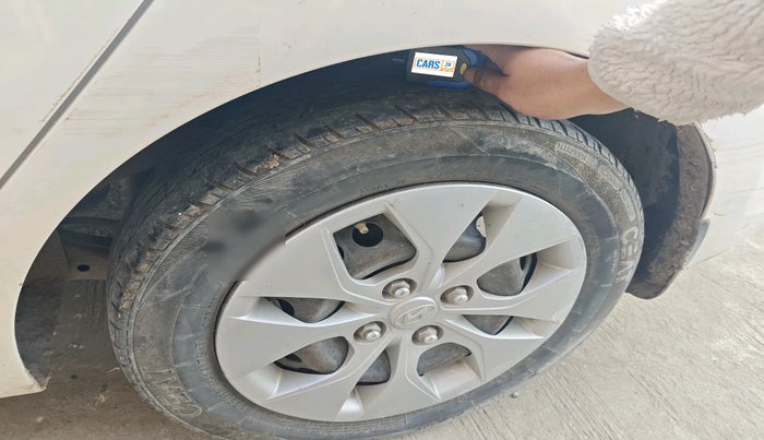 2015 Hyundai Xcent S 1.2, Petrol, Manual, 87,387 km, tyre