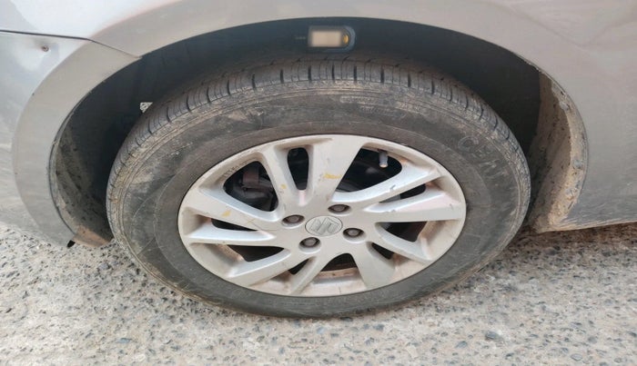 2014 Maruti Swift ZXI, Petrol, Manual, 63,028 km, tyre
