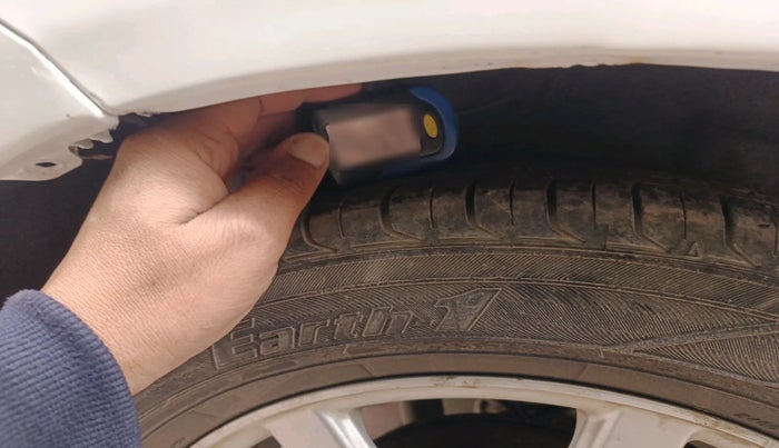 2014 Honda Brio VX AT, Petrol, Automatic, 34,149 km, tyre