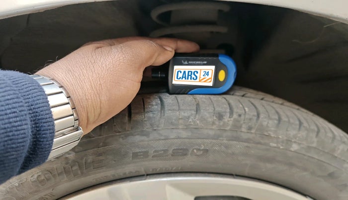 2013 Maruti Wagon R 1.0 VXI, Petrol, Manual, 41,834 km, tyre