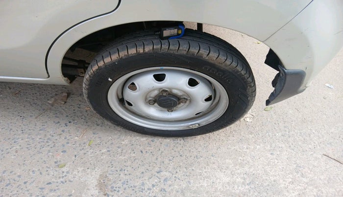 2015 Maruti Alto K10 LXI CNG, Petrol, Manual, 1,06,535 km, tyre