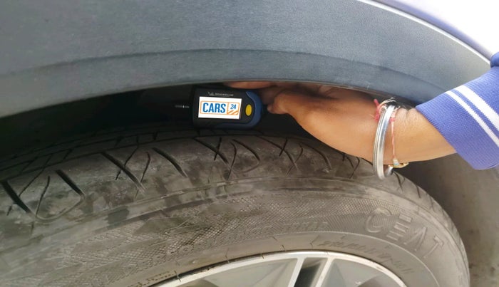 2016 Hyundai Creta SX (O) 1.6 DIESEL, Diesel, Manual, 99,546 km, tyre