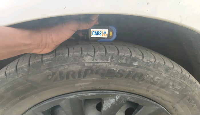 2018 Maruti Dzire VXI, Petrol, Manual, 2,55,646 km, tyre