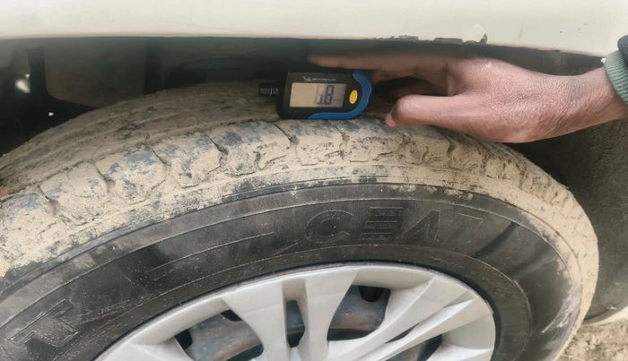 2018 Mahindra TUV300 T4 PLUS, Diesel, Manual, 1,81,173 km, tyre