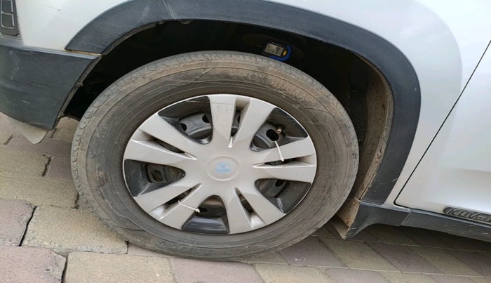 2016 Mahindra Kuv100 K4 6 STR, Petrol, Manual, 1,20,281 km, tyre