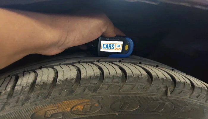 2010 Skoda Superb ELEGANCE 1.8 TSI AT, Petrol, Automatic, 1,14,765 km, tyre