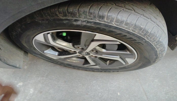 2018 Hyundai Creta SX AT 1.6 PETROL, Petrol, Automatic, 26,805 km, tyre