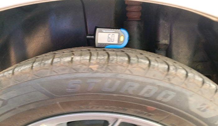 2015 Maruti Swift VXI, Petrol, Manual, 1,03,020 km, tyre