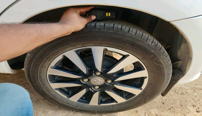 2018 Toyota Etios Liva V, Petrol, Manual, 50,540 km, tyre