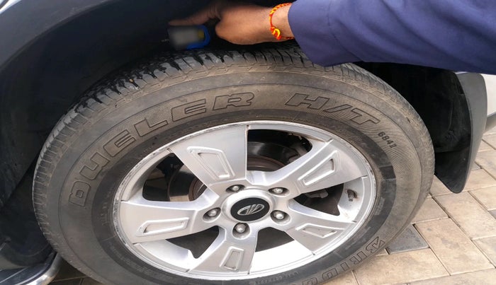 2014 Mahindra XUV500 W8, Diesel, Manual, 1,75,714 km, tyre