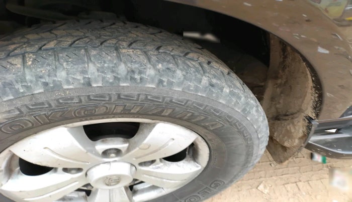 2014 Tata Safari Storme 2.2 VX 4X2, Diesel, Manual, 60,761 km, tyre