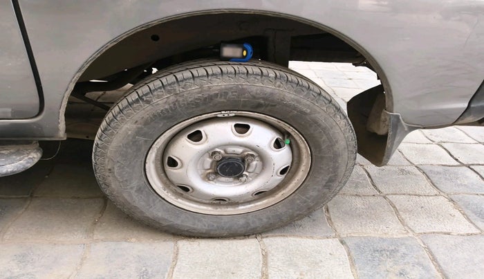 2022 Maruti Eeco 5 STR AC CNG (O), Petrol, Manual, 1,23,928 km, tyre