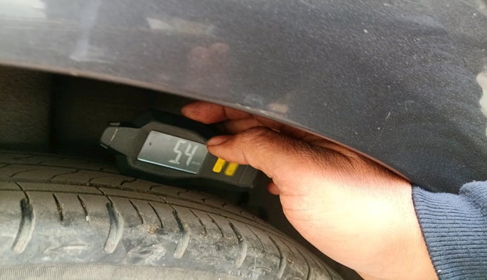 2021 Hyundai AURA SX 1.2, Petrol, Manual, 27,151 km, tyre