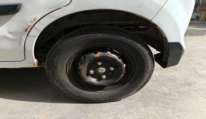 2015 Maruti Alto 800 LXI, Petrol, Manual, 1,22,584 km, tyre