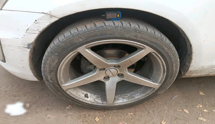 2015 Maruti Swift VXI, Petrol, Manual, 82,002 km, tyre