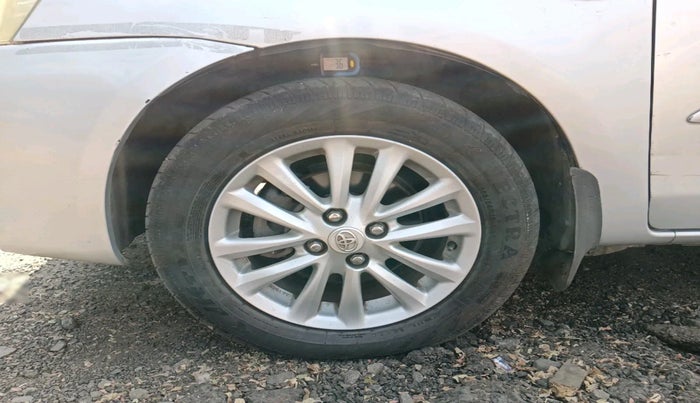 2011 Toyota Etios V, Petrol, Manual, 65,219 km, tyre