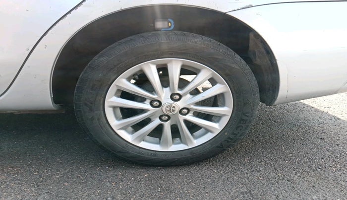 2011 Toyota Etios V, Petrol, Manual, 65,219 km, tyre