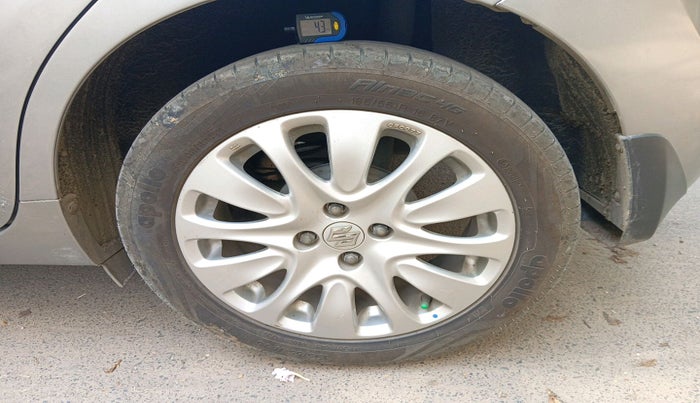 2015 Maruti Baleno ZETA PETROL 1.2, Petrol, Manual, 1,40,828 km, tyre